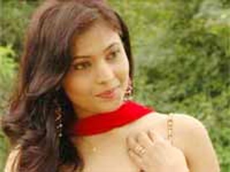 సెక్స్ స్కాండల్ సైరాను వదల బొమ్మాలీ వదల: పోలీసులు