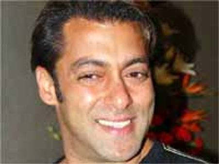 'హిందూస్థానీ' పదం అవమానించారంటూ దర్శక, నిర్మాతలకు నోటీసులు