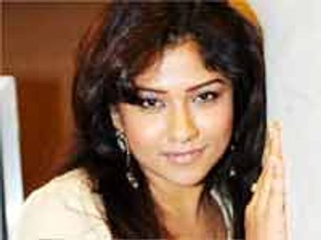 వ్యభిచారం చేస్తూ పట్టుబడిన ఆర్టిస్టులకు ఇండస్ట్రీ ఆ శిక్ష