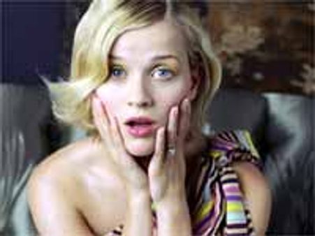 బాయ్ ఫ్రెండ్ తో ప్రెగ్నేస్సీ అయోమయంలో...!