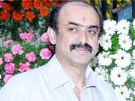 ఇంతకీ సురేష్ బాబు చురకలు ఏ డైరక్టర్ ని ఉద్దేశించో