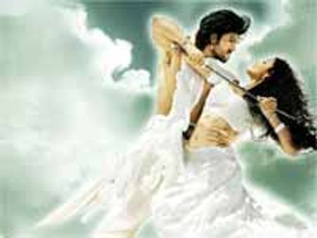 సంచలన విజయంతో ఫోర్ సెంచురీలు కొట్టిన ‘మగధీర’