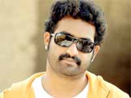 సెంటిమెంట్ తో పనిగట్టుకొని నన్ను కొడతారు: జూ ఎన్టీఆర్