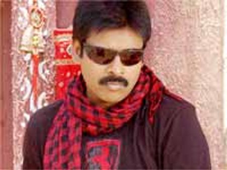 పవన్ 'పులి' నుంచి ఈ సీన్స్ తొలిగించారు