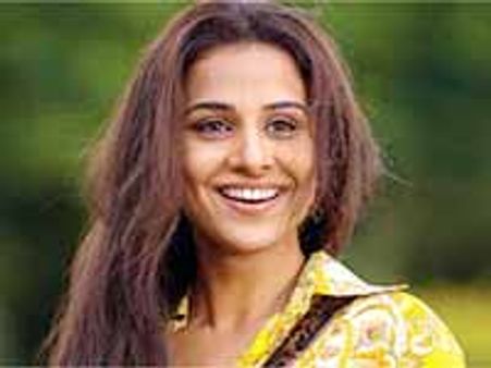 సిల్మ్ స్మిత గా ఆ హోమ్లీ హీరోయిన్ నప్పుతుందా?