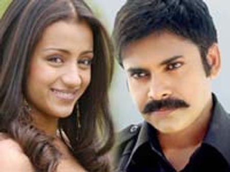 పవన్ కళ్యాణ్ తో నిక్షేపంగా లిప్ కిస్ ఇస్తానంటోన్న త్రిష....