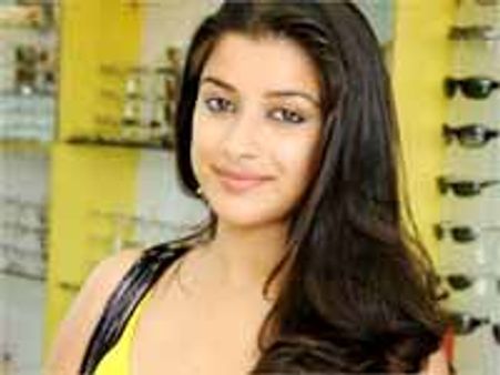 'హాట్' గా కనపడటానికి మధురిమ ఫ్రీ టిప్స్...