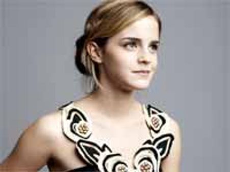 మొదటిస్దానంలో హారీపోట్టర్ హీరోయిన్..!