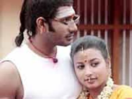 ముష్టిదాని చెయ్యపట్టుకున్నాడంటూ హీరోని కొట్టారు