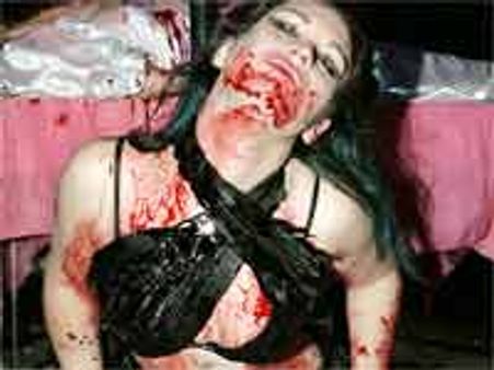 మ్యాగజైన్ కవర్ పేజికి రక్తంతో తడిచిన ఫోటో..!