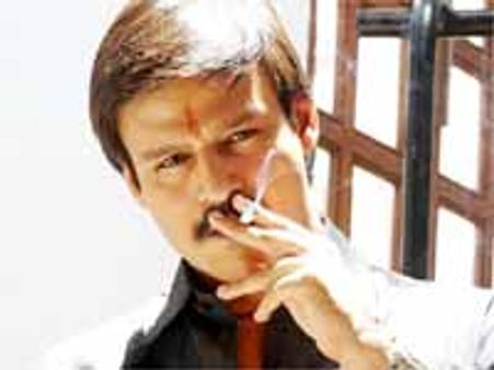 ఆ అవమానంతోనే 'రక్తచరిత్ర'ను తెలుగులో బ్యాన్ చెయాలంటున్నారు...!?