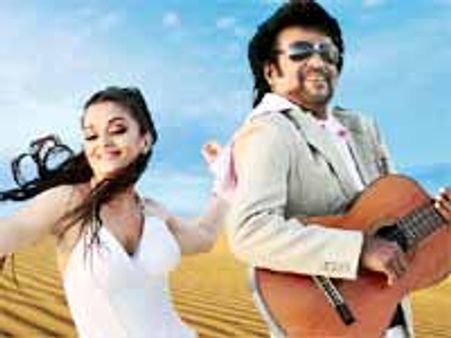 హిట్ కొట్టిన చిట్టి ‘రోబో’ ఒక్క నెలకి 500కోట్లు కలెక్ట్ చేస్తుందట...!