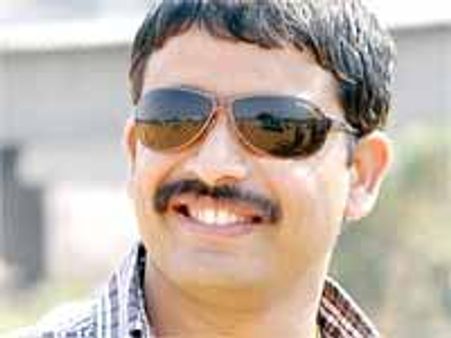 'ఆది' తో ఎన్టీఆర్ స్టార్ , ఇప్పుడు 'బృందావనం' తో ... దిల్ రాజు