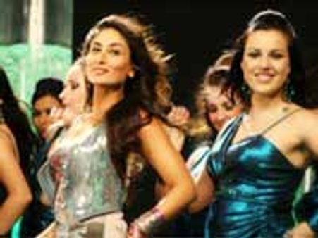 షకీరాను మైమరిపించే స్టైల్ లో బెల్లీ డ్యాన్స్‌..హిప్‌ మూవ్‌ మెంట్‌ చేసా: కరీనా కపూర్