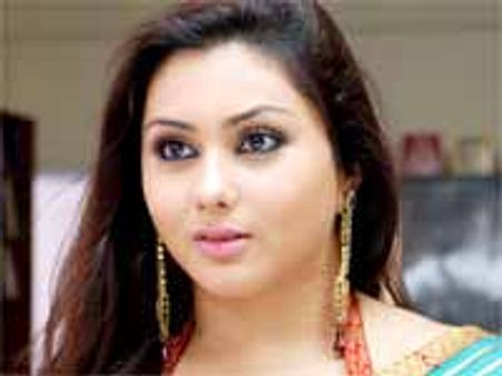 'నమితా ఐ లవ్ యు' అంటూ కమిటయిన నిర్మాత