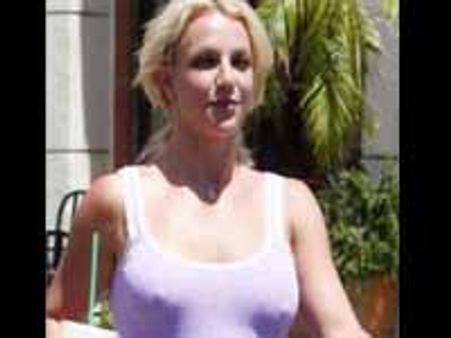 నైటీ కోసం బ్రా లేకుండా షాపింగ్...!