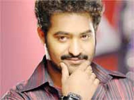 ఆ డైరక్టర్ కి సెకండ్ టైమ్ గ్రీన్ సిగ్నల్ ఇచ్చిన జూ ఎన్టీఆర్...!?