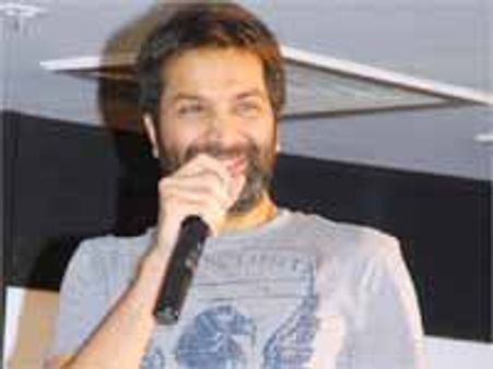 మహేష్ 'అతడు' కి భిన్నంగా ఉండాలనే...త్రివిక్రమ్