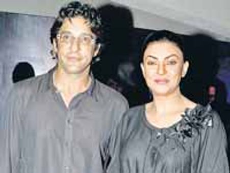 సుస్మితా సేన్ అందాలకు పాకిస్తాన్ మాజీ బౌలర్ వసీం బౌల్డ్