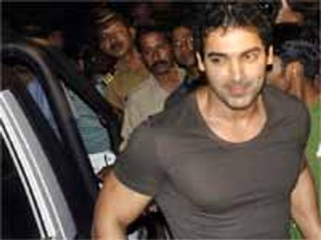 యాక్సిడెంట్ కేసులో హీరోకు 15 రోజుల జైలు