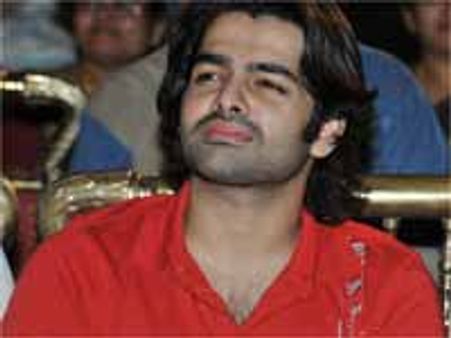 కళ్యాణ్ రామ్ రూటులో ప్రయాణం పెట్టుకున్న రామ్