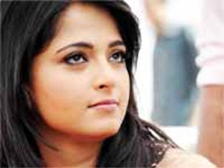 మెగాస్టార్ పక్కన ఛాన్స్ రావాలే కానీ..ఎగిరి గంతేస్తా...