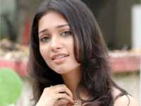 జూ ఎన్టీఆర్, అల్లు అర్జున్ నీ చూసుకొని అమాంతంగా పెంచేసింది...!