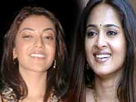 టాప్ చైర్ కోసం అనుష్క, కాజల్ బిగ్ ఫైట్