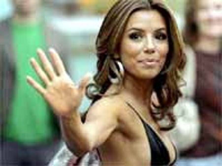 అభిమానులను ట్విట్ చెయ్యడంలో అగ్రస్దానంలో నిలచిన హీరోయిన్...