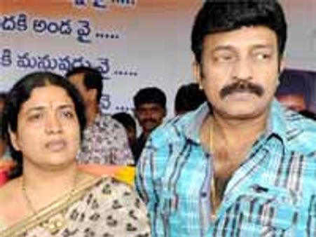 చిరంజీవి పై మహాకాంళి అవతారమెత్తుతున్నమహా స్టార్....