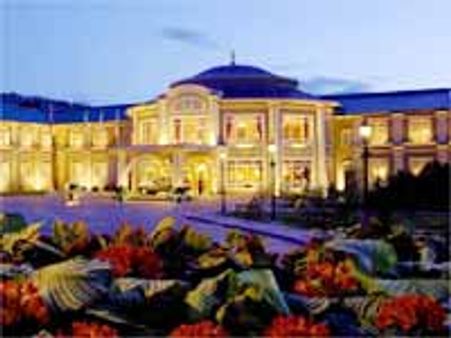 భారతదేశంలో సాంప్రదాయ పద్దతిలో పెళ్శికి సిధ్ధమైన హాలీవుడ్ సూపర్ సింగర్...