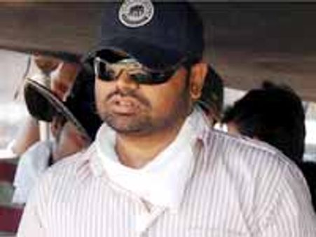 ఎన్టీఆర్‌తో కత్తి పట్టించాల్సిందే...వంశీ పైడిపల్లి