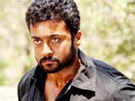 రామ్ గోపాల్ వర్మ ‘రక్త చరిత్ర’పై గజనీ సూర్య కెందుకంత కోపం...?