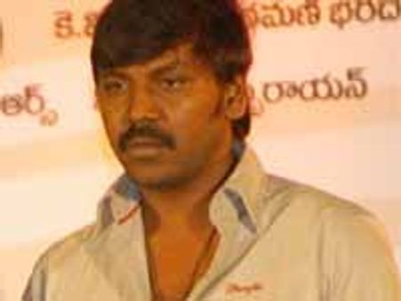 అనూష్క తో నేను చేయటం లేదు...లారెన్స్