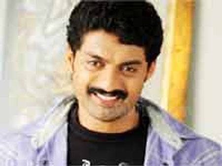 నవంబర్ 12: కళ్యాణ్ రామ్ కీ రామ్ చరణ్ తేజకీ మధ్య వార్