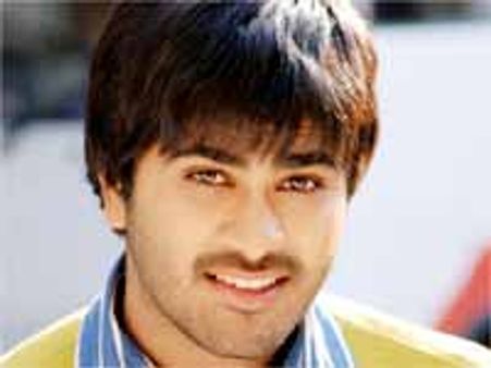 చిరంజీవి సినిమాలను చూసి పెరిగానంటున్న యంగ్ హీరో