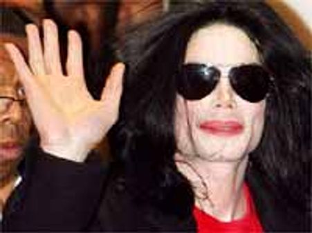 చనిపోయిన తర్వాత కూడా ఆయననే టాప్ సెలబ్రిటిని చేశారు..!