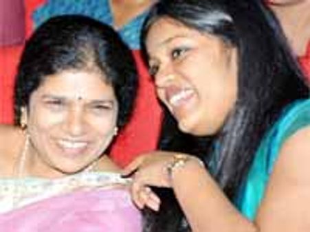 'ఆరెంజ్' ఫంక్షన్ కి చిరు కూతురు శ్రీజ రావటం వెనుక !?