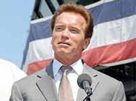 మళ్శీ తెరపై కనిపించడానికి సిద్ధమవుతున్న ఒకప్పటి స్టార్ హీరో..!