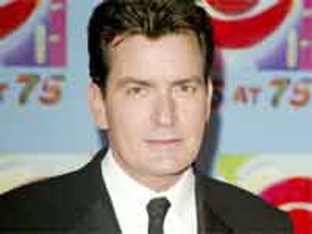 ఆ హీరో బస చేసిన హోటల్ రూమ్ లోఎటువంటి డ్రగ్స్ దోరకలేదు..!