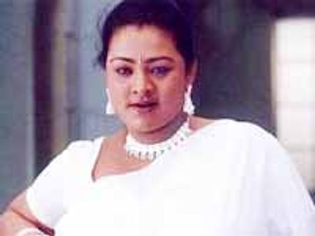 సెక్స్ బాంబ్ షకీలా 'ఖతర్నాక్ రాణి' అంటున్న...