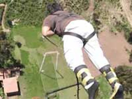 రామ్ చరణ్ ఎగిరే విమానం నుంచి దూకేసాడా?