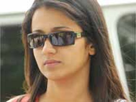 త్రిషను వదల్లేకే 'బాడీగార్డు' గా కమిటయిన వెంకటేష్ ?