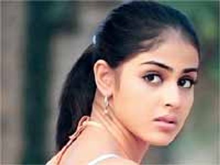 'ఆరెంజ్' కోసం వెళ్ళా...ఆ రాత్రి బాగా భయపడ్డా: జెనీలియా