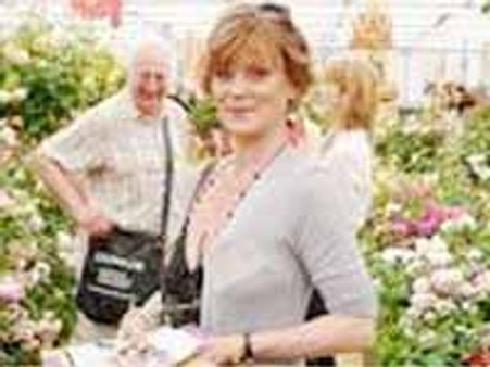 సెక్సీ సీన్లలో నటించోద్దని మా వాళ్శు కోరుకుంటున్నారు: సమంతా బాండ్