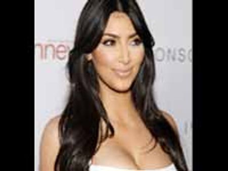 ఆటలో సూటికేస్ జారిపడి బోటన వ్రేలు చితక్కోట్టుక్కున్న హిరోయిన్..!