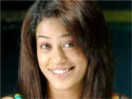 కొత్తవారికి అవకాశం ఇవ్వటం కోసమే...ముమైత్ ఖాన్