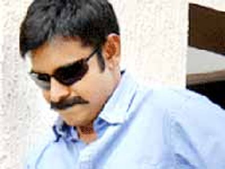 పవన్‌ కళ్యాణ్ కొత్త చిత్రం టైటిల్ ‘లవ్‌ లీ’!?