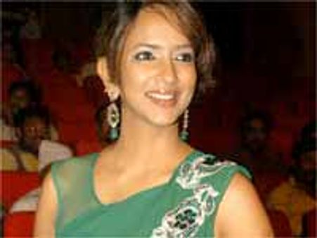 అల్లు అర్జున్ పెళ్లికి మంచు లక్ష్మీ హడావిడి...