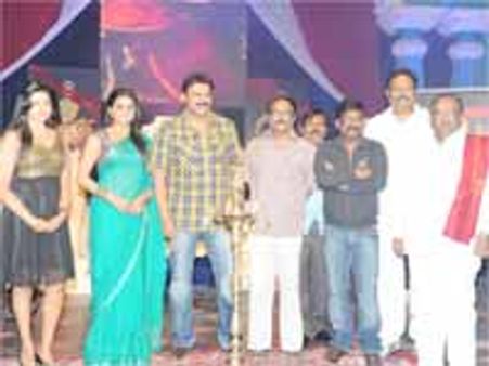 'నాగవల్లి'లో వెంకటేష్ ద్విపాత్రాభినయం